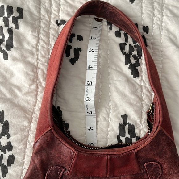 Gorgeous cranberry leather and suede purse - Picture 9 of 9